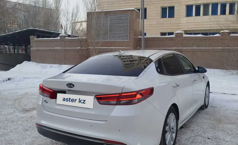 Kia K5 2016 года за 8 300 000 тг. в Астана фото 3