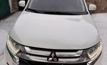 Mitsubishi Outlander 2018 года за 9 900 000 тг. в Караганда фото 2