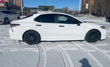 Toyota Camry 2019 года за 11 000 000 тг. в Актобе фото 2
