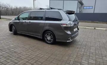 Toyota Sienna 2017 года за 15 000 000 тг. в Западно-Казахстанская область фото 4