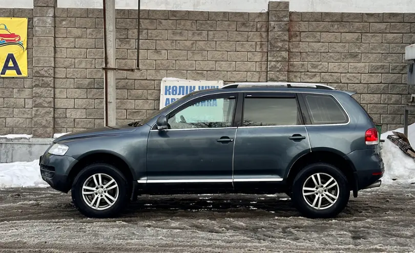 Volkswagen Touareg 2005 года за 2 300 000 тг. в Алматы