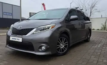 Toyota Sienna 2017 года за 15 000 000 тг. в Западно-Казахстанская область фото 1