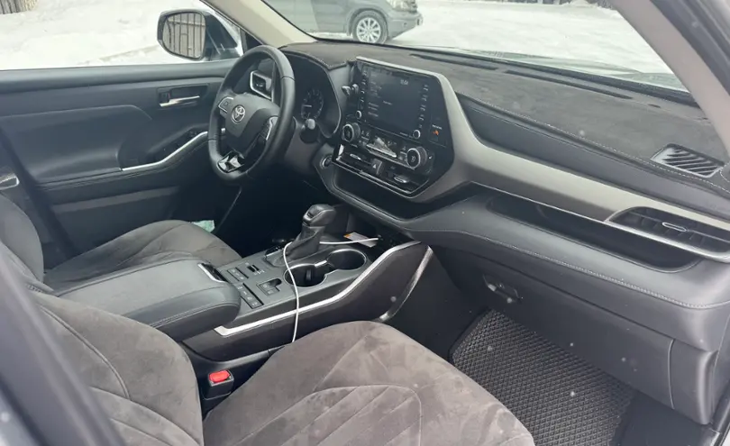 Toyota Highlander 2021 года за 21 000 000 тг. в Карагандинская область