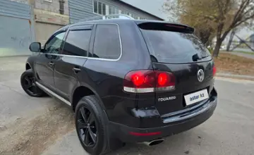 Volkswagen Touareg 2006 года за 6 500 000 тг. в Алматы