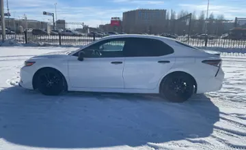Toyota Camry 2019 года за 11 000 000 тг. в Актобе фото 4