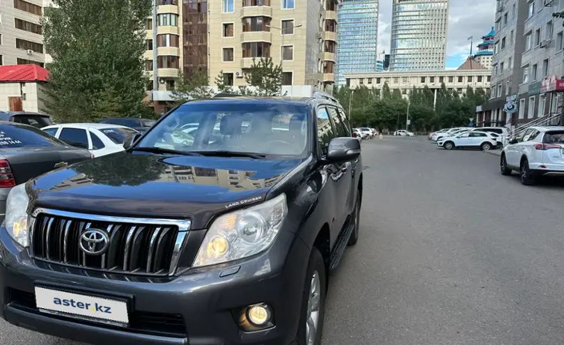 Toyota Land Cruiser Prado 2013 года за 16 800 000 тг. в Астана