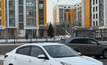 Kia Rio 2021 года за 5 900 000 тг. в Астана