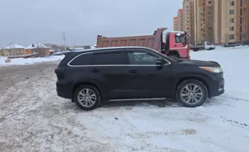 Toyota Highlander 2015 года за 17 000 000 тг. в Астана фото 2