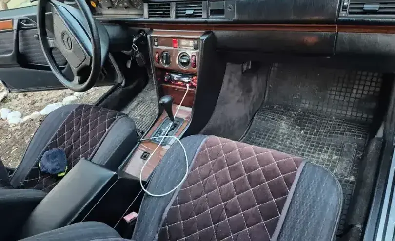 Mercedes-Benz E-Класс 1992 года за 1 880 000 тг. в Алматы