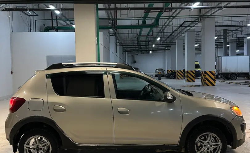 Renault Sandero 2017 года за 3 300 000 тг. в Астана фото 4