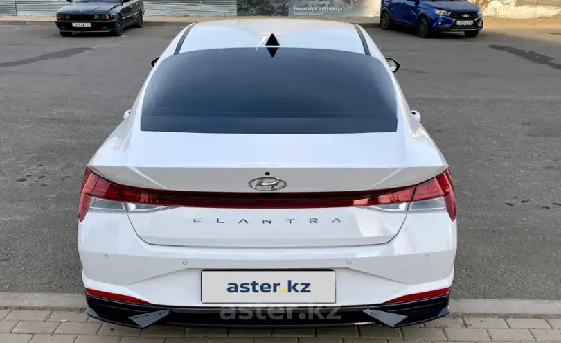 Hyundai Elantra 2023 года за 9 990 000 тг. в Астана фото 3