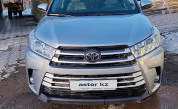 Toyota Highlander 2018 года за 18 500 000 тг. в Алматы фото 1