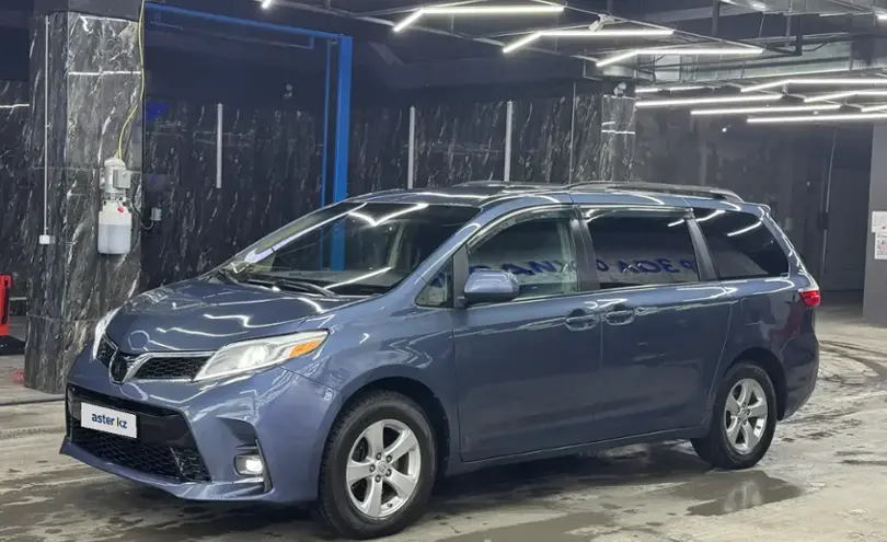 Toyota Sienna 2016 года за 12 500 000 тг. в Шымкент