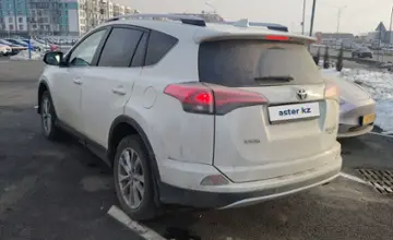 Toyota RAV4 2017 года за 12 000 000 тг. в Алматы фото 2