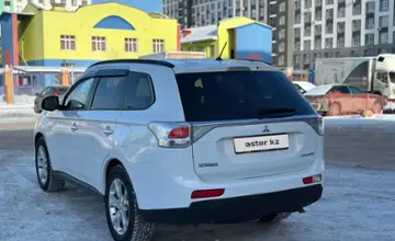 Mitsubishi Outlander 2012 года за 7 000 000 тг. в Астана фото 4