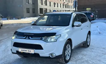 Mitsubishi Outlander 2012 года за 7 000 000 тг. в Астана фото 1