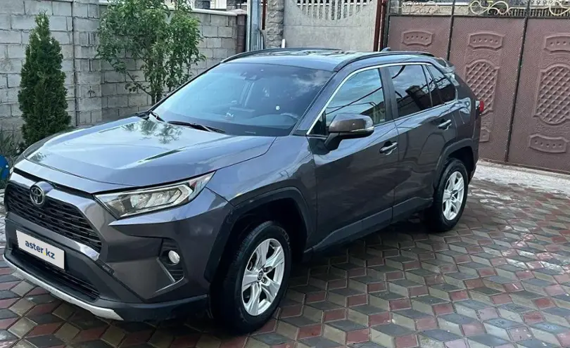 Toyota RAV4 2021 года за 12 500 000 тг. в Алматы