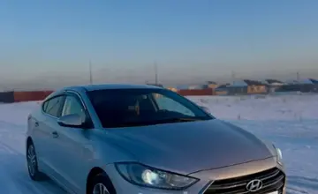 Hyundai Elantra 2018 года за 8 500 000 тг. в Астана фото 3