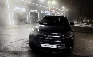 Toyota Highlander 2018 года за 19 000 000 тг. в Алматы фото 2