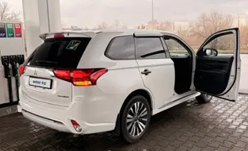 Mitsubishi Outlander 2023 года за 12 500 000 тг. в Усть-Каменогорск фото 4