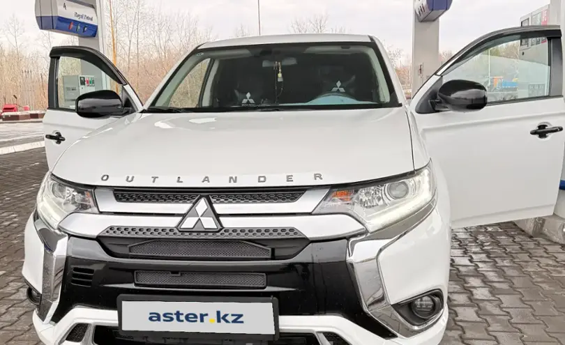 Mitsubishi Outlander 2023 года за 12 500 000 тг. в Усть-Каменогорск