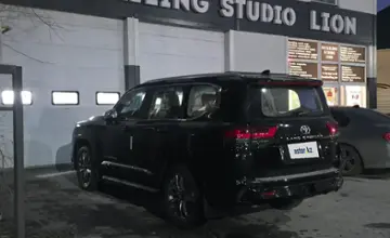 Toyota Land Cruiser 2025 года за 65 000 000 тг. в Костанай
