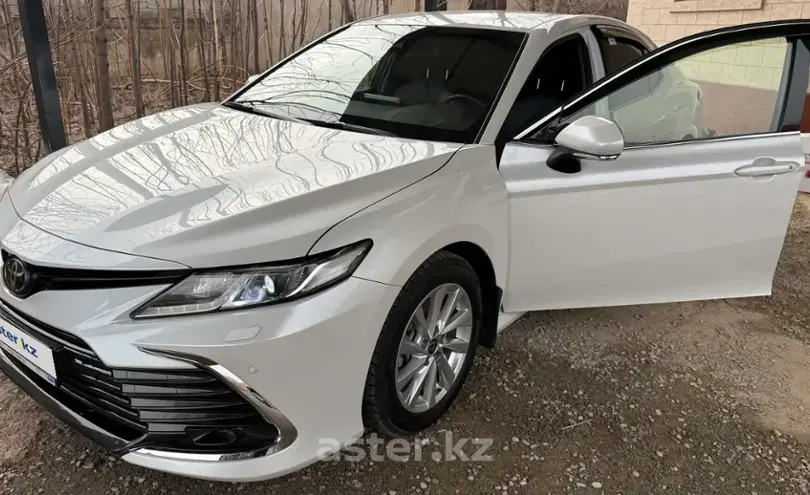 Toyota Camry 2023 года за 17 000 000 тг. в Шымкент