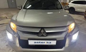 Mitsubishi L200 2021 года за 12 000 000 тг. в Астана