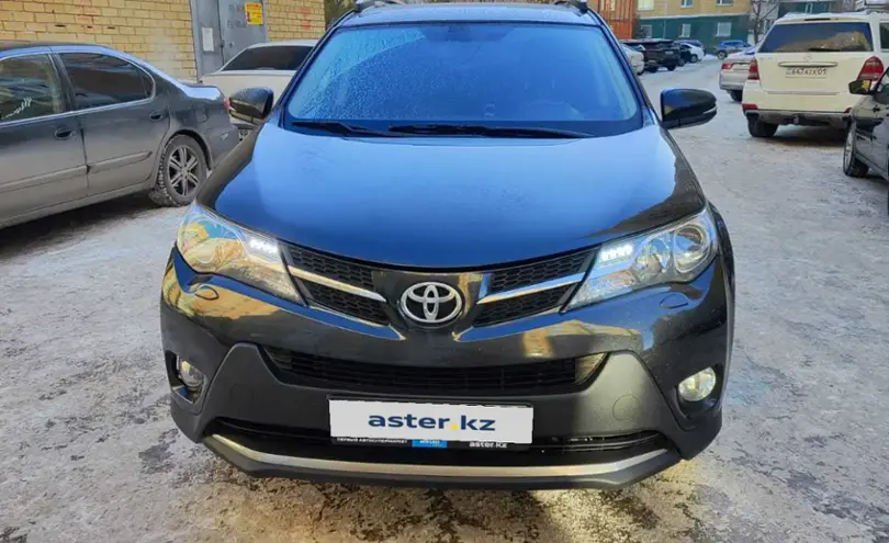Toyota RAV4 2015 года за 8 800 000 тг. в Астана