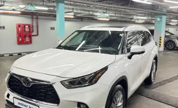 Toyota Highlander 2023 года за 27 500 000 тг. в Алматы фото 1