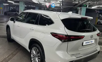 Toyota Highlander 2023 года за 27 500 000 тг. в Алматы фото 4