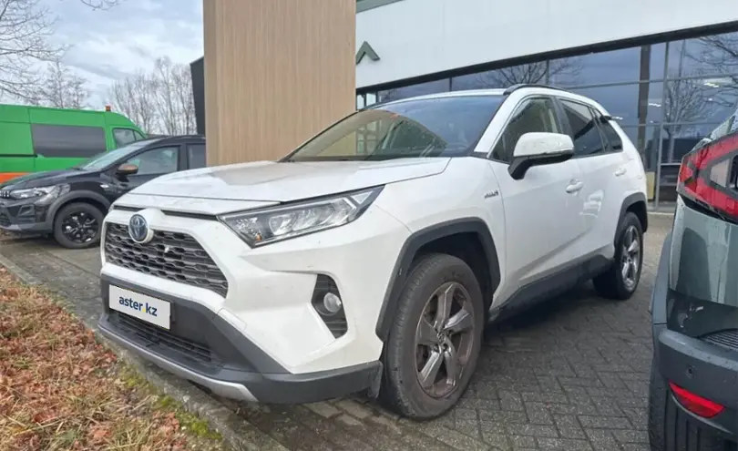 Toyota RAV4 2021 года за 11 200 000 тг. в Алматы