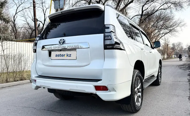 Toyota Land Cruiser Prado 2018 года за 24 300 000 тг. в Алматы фото 4