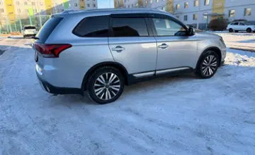 Mitsubishi Outlander 2019 года за 10 500 000 тг. в Улытауская область фото 4