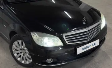Mercedes-Benz C-Класс 2008 года за 5 200 000 тг. в Астана фото 2