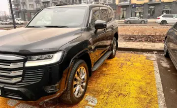 Toyota Land Cruiser 2024 года за 62 000 000 тг. в Алматы фото 2
