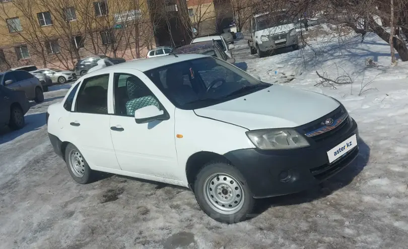 LADA (ВАЗ) Granta 2013 года за 2 500 000 тг. в Астана фото 3