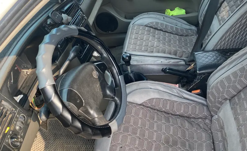 Volkswagen Golf 1992 года за 600 000 тг. в Шымкент