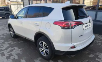 Toyota RAV4 2018 года за 10 900 000 тг. в Алматы
