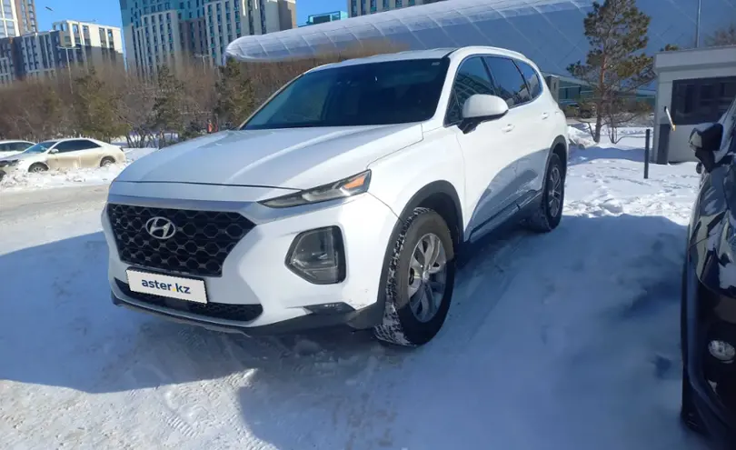 Hyundai Santa Fe 2019 года за 12 500 000 тг. в Астана