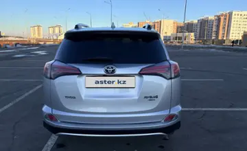 Toyota RAV4 2016 года за 14 800 000 тг. в Астана фото 3