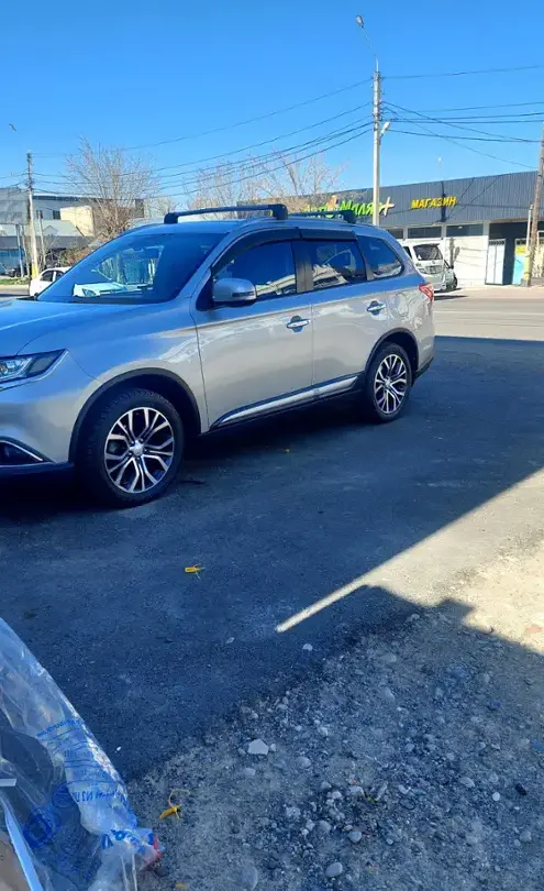 Mitsubishi Outlander 2017 года за 10 000 000 тг. в Тараз фото 2