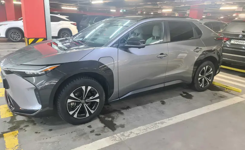 Toyota bZ4X 2022 года за 18 500 000 тг. в Алматы