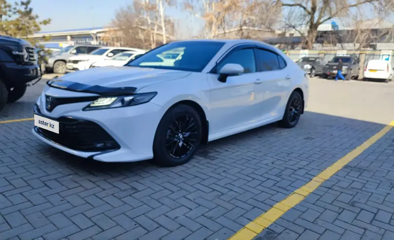 Toyota Camry 2021 года за 10 900 000 тг. в Алматы