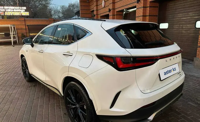 Lexus NX 2025 года за 33 500 000 тг. в Алматы