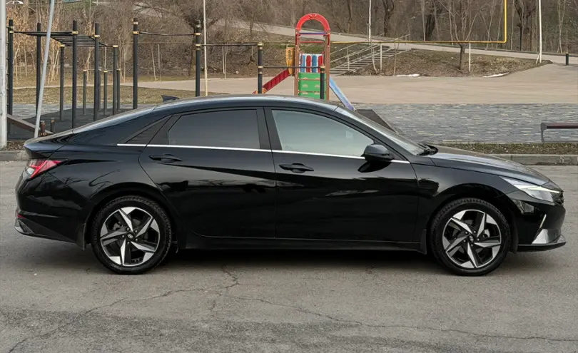 Hyundai Elantra 2021 года за 9 600 000 тг. в Алматы фото 3
