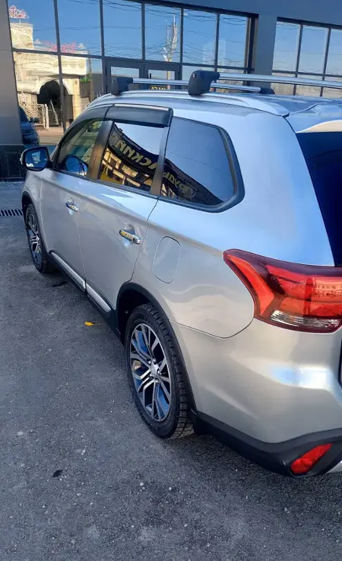 Mitsubishi Outlander 2017 года за 10 000 000 тг. в Тараз