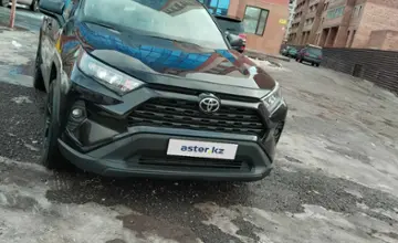 Toyota RAV4 2021 года за 12 800 000 тг. в Астана фото 1