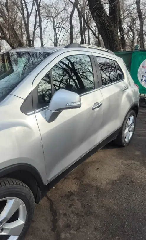 Chevrolet Tracker 2014 года за 5 200 000 тг. в Алматы фото 3