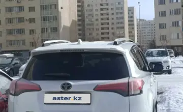 Toyota RAV4 2018 года за 15 500 000 тг. в Астана фото 4